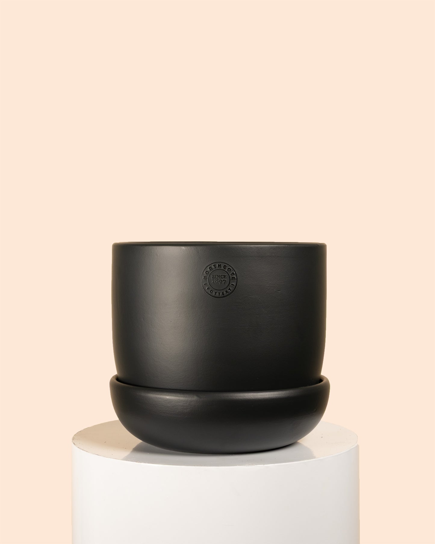 Hana Pot with Saucer (Charcoal)