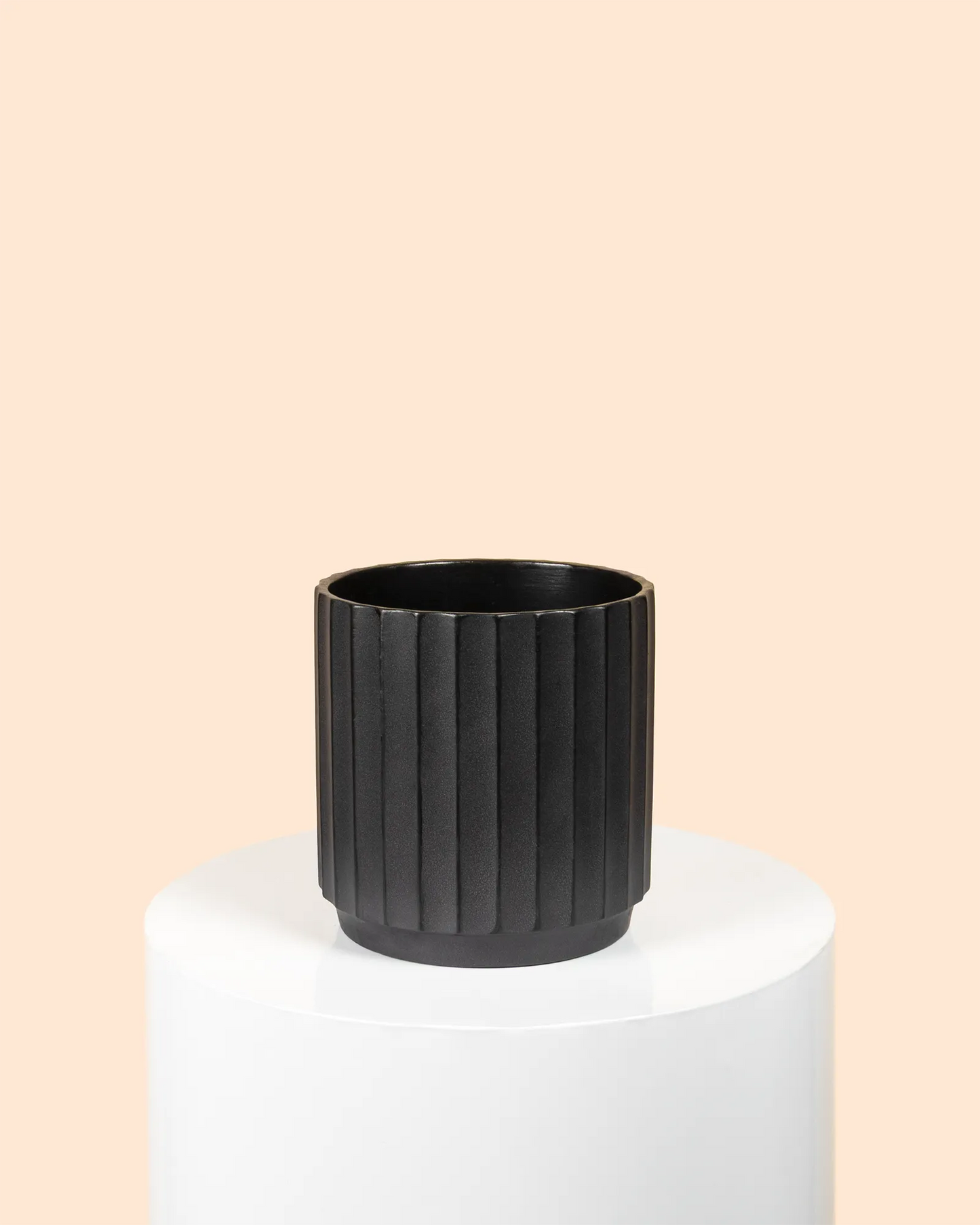 Cedar Cylinder (Black) Pot