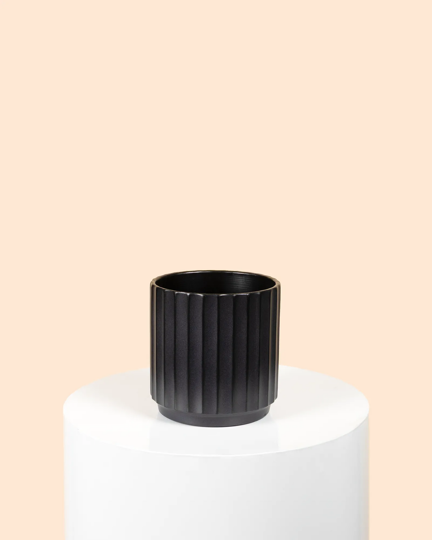 Cedar Cylinder (Black) Pot