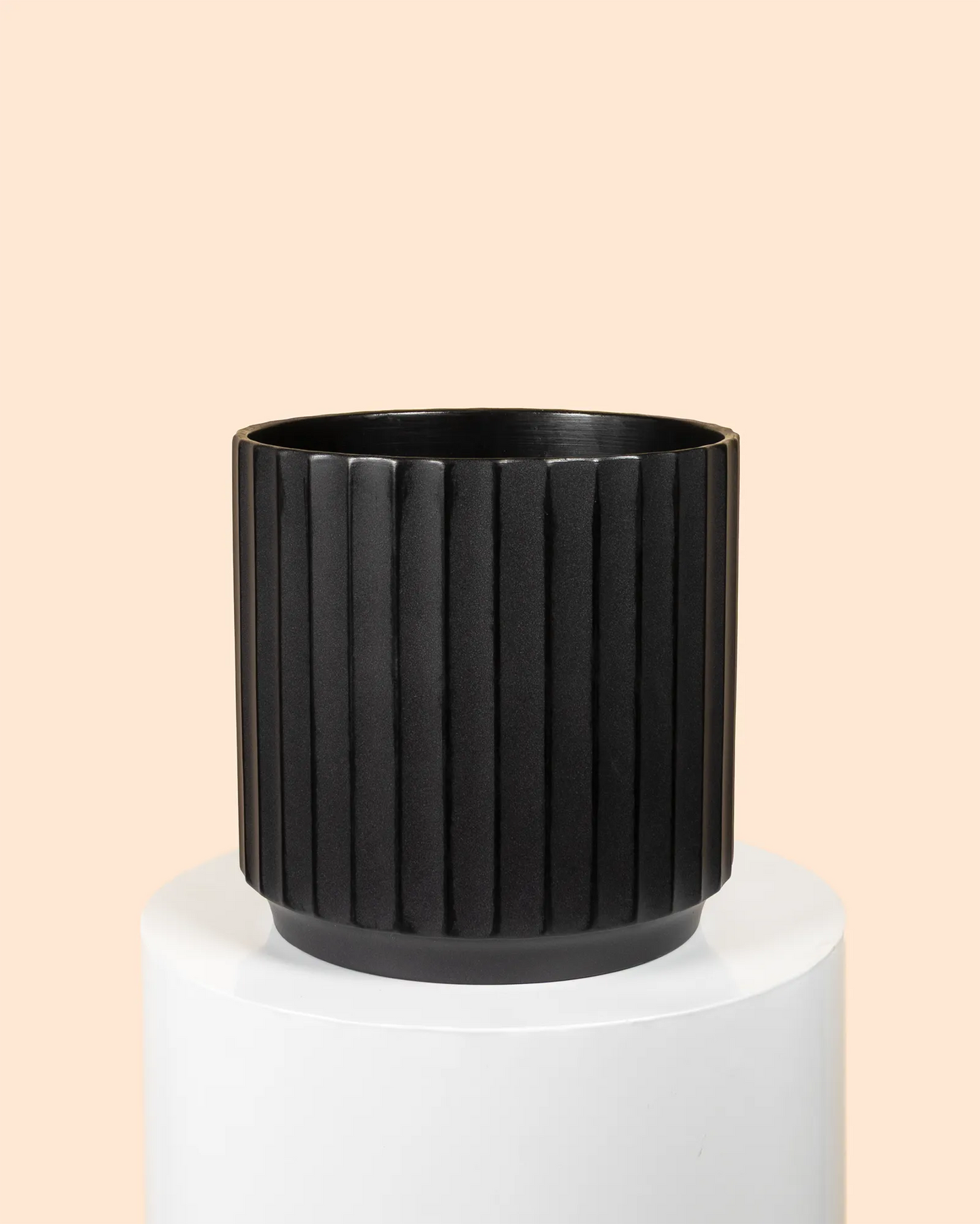 Cedar Cylinder (Black) Pot