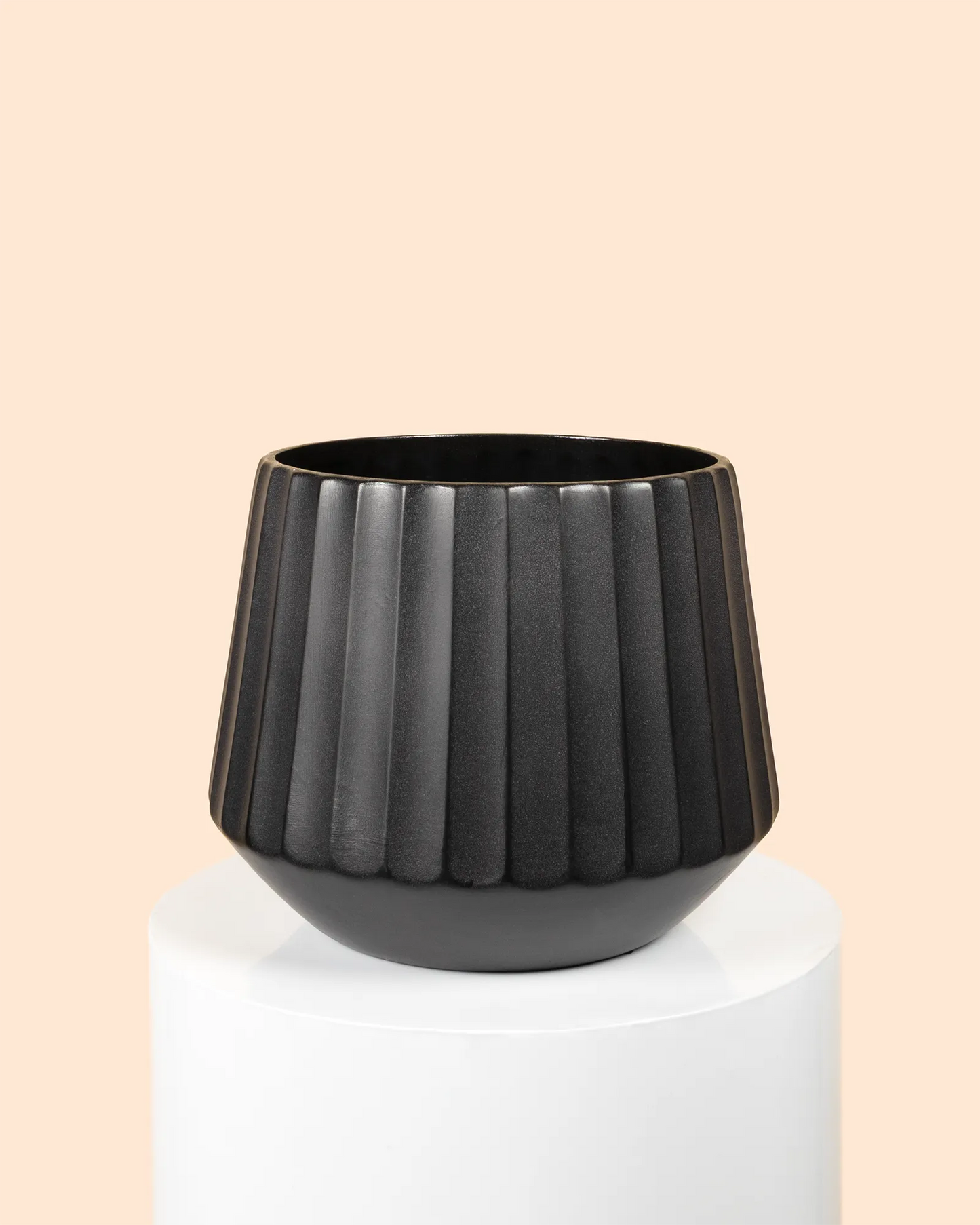 Cove Drum Pot (Black)