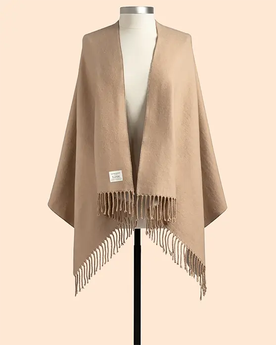 Demdaco Camel Giving Wrap
