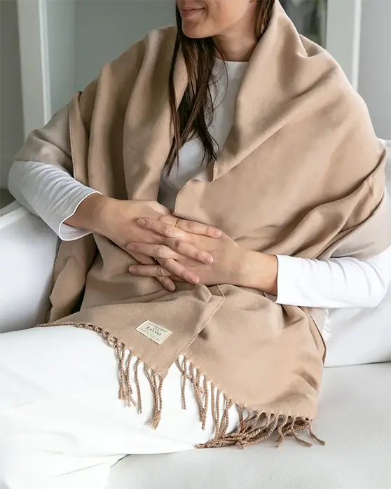 Demdaco Camel Giving Wrap