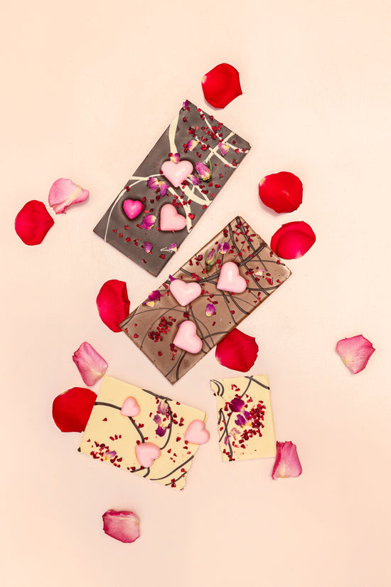 Load image into Gallery viewer, Maleny Chocolate &amp;amp; Petals Blocks 110g

