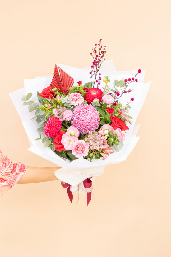 Load image into Gallery viewer, Aphrodite Bouquet - Premium Red &amp;amp; Pink
