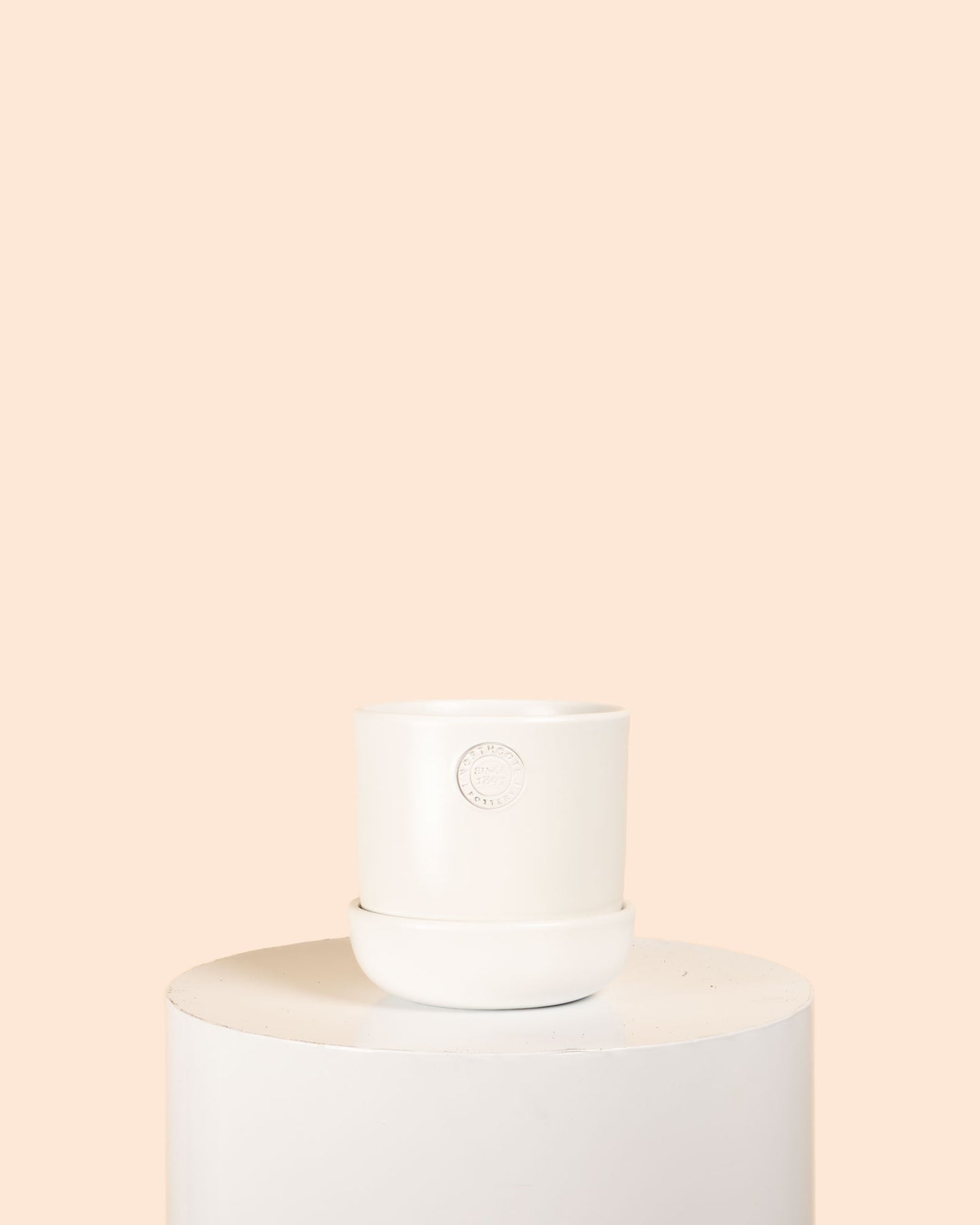 Hana Pot with Saucer (White)