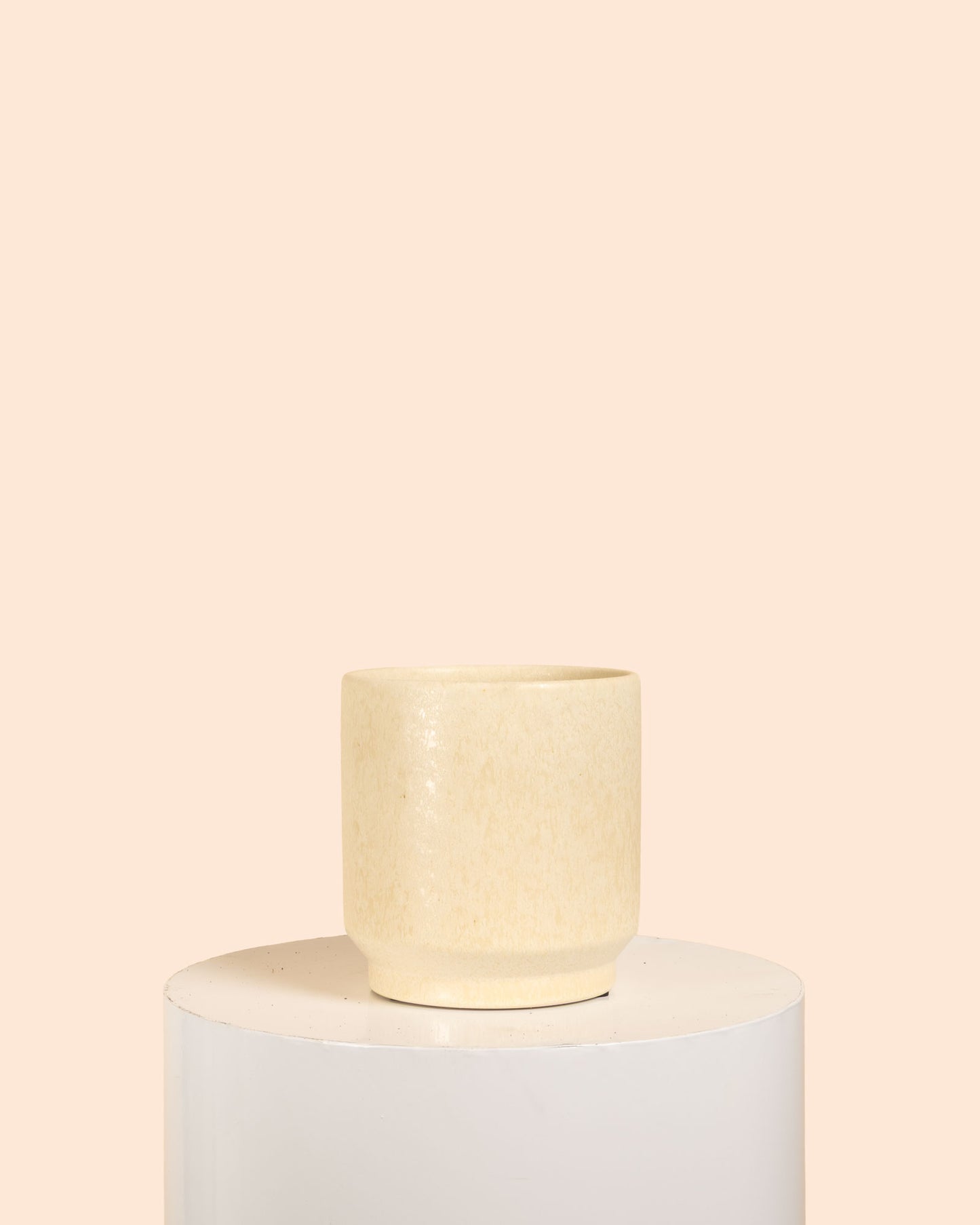 Yoko Pedestal Pot (Ecru)